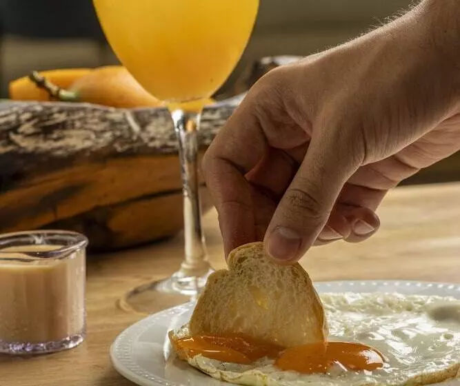 ホテル Grand Sirenis San Andres