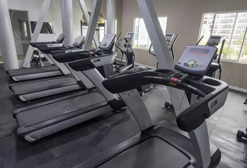 ホテル Grand Sirenis San Andres