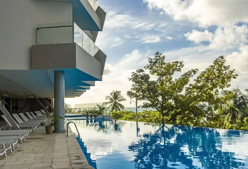 ホテル Grand Sirenis San Andres