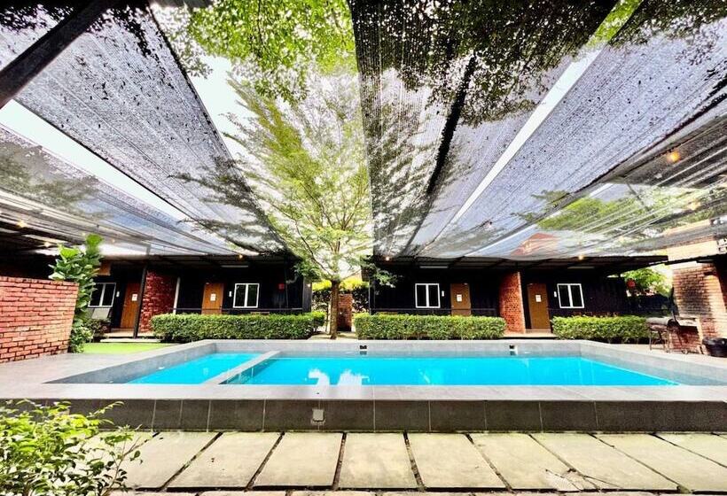 Pensão Petak Padin Cottage By The Pool, Kepala Batas Penang