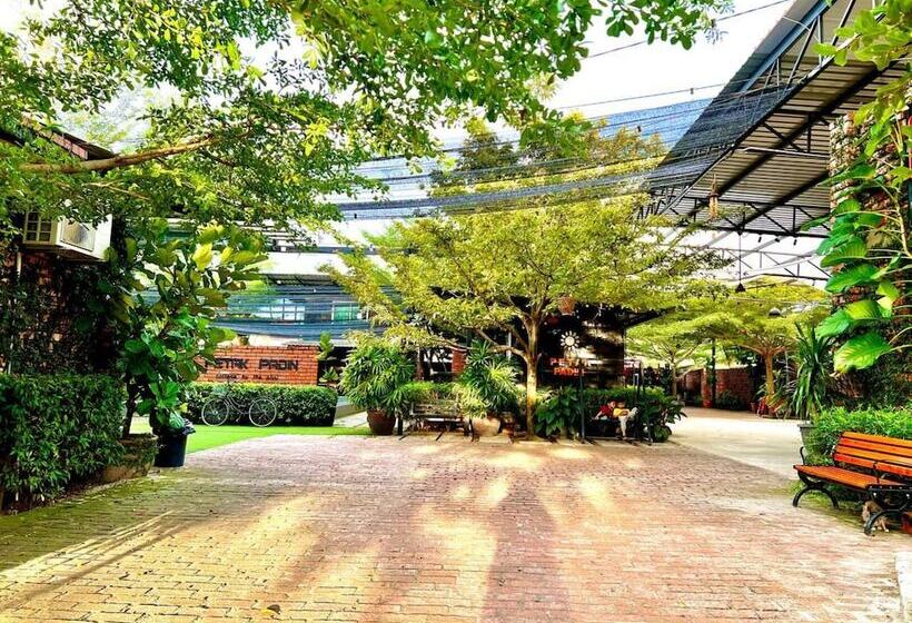 Pensão Petak Padin Cottage By The Pool, Kepala Batas Penang