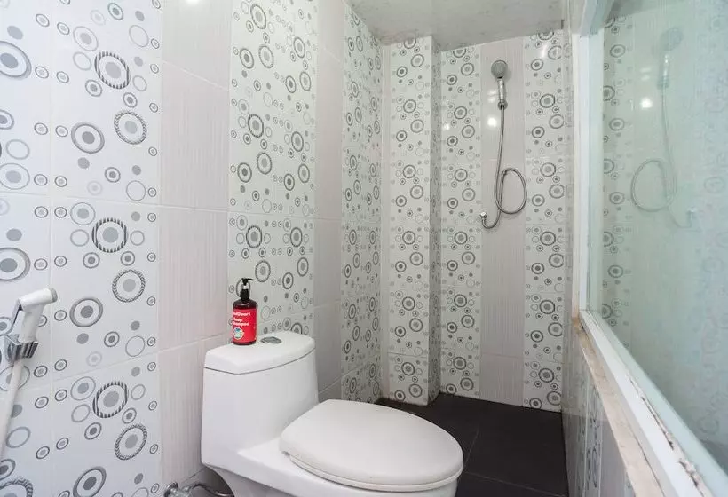 پانسیون Reddoorz Near Jembatan Makalam Jambi