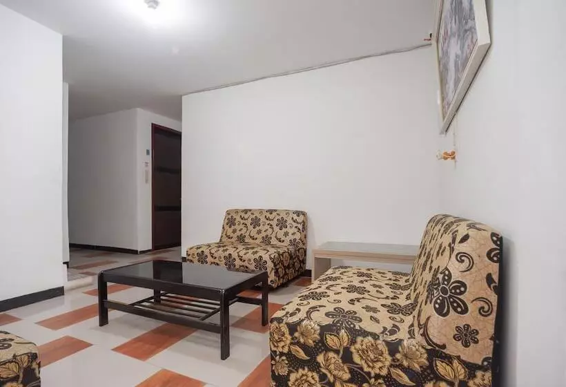 پانسیون Reddoorz Near Jembatan Makalam Jambi