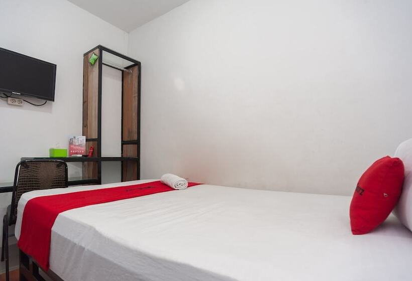 Pensjonat Reddoorz Near Jembatan Makalam Jambi