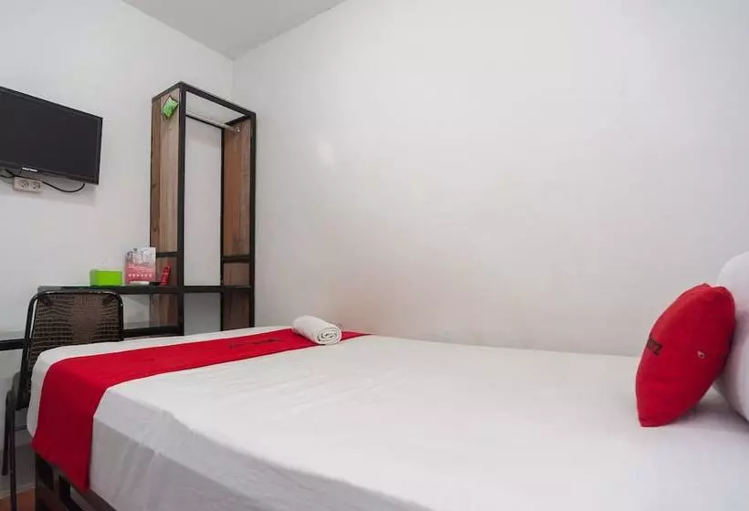 پانسیون Reddoorz Near Jembatan Makalam Jambi