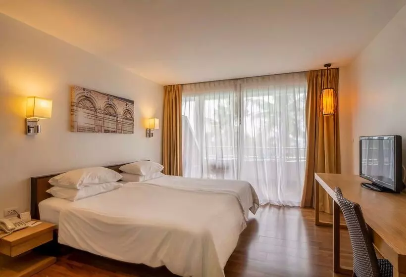 Отель Best Western Phuket Ocean Resort