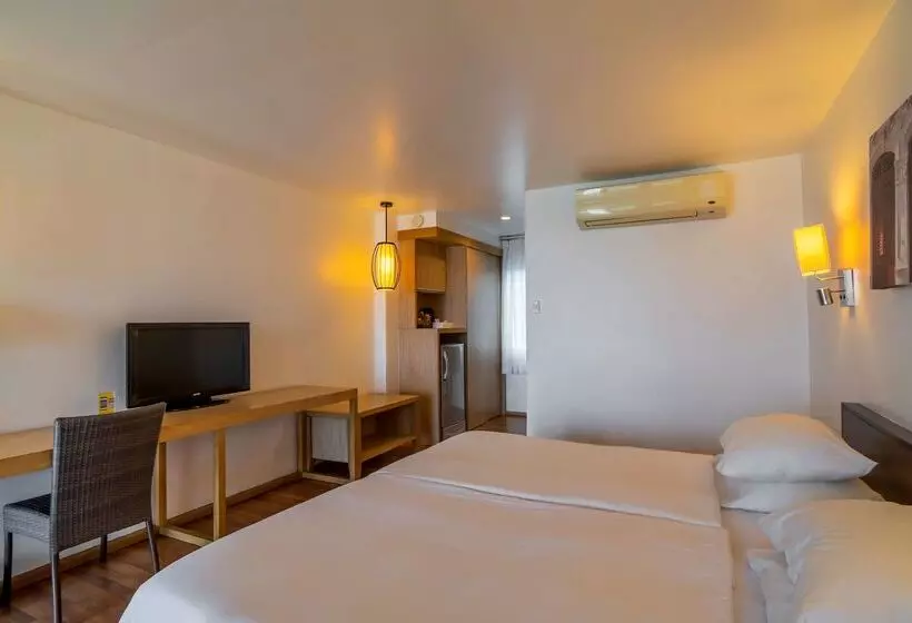 Отель Best Western Phuket Ocean Resort