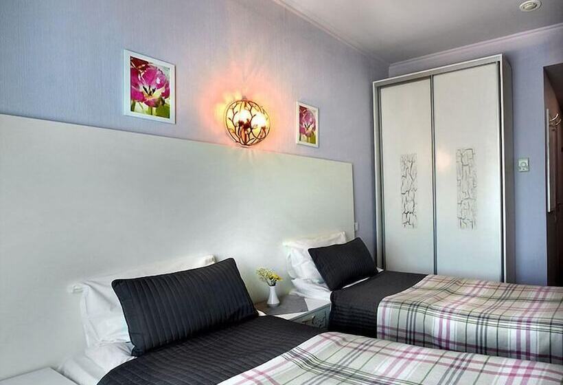 בית מלון כפרי De Paris