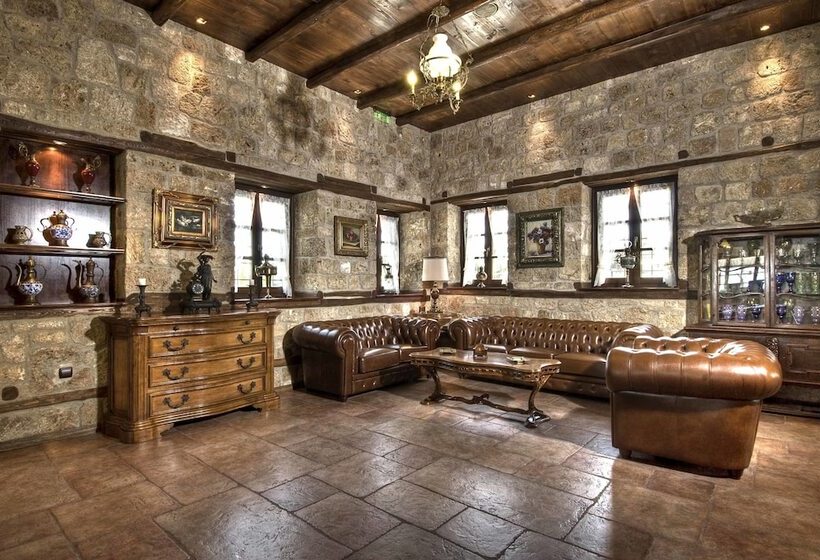 فندق Estate Kalaitzis