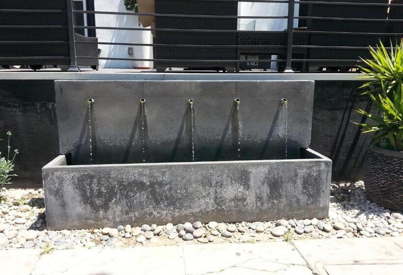 בית מלון כפרי Hollywood Vip