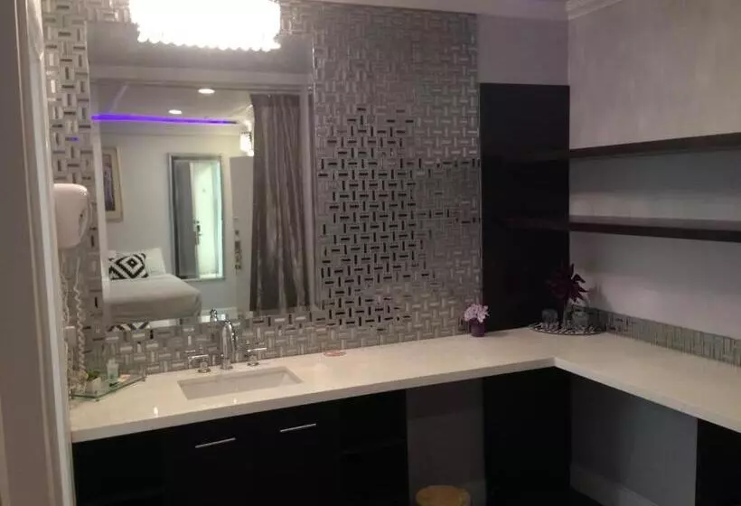 ホテル Hollywood Vip