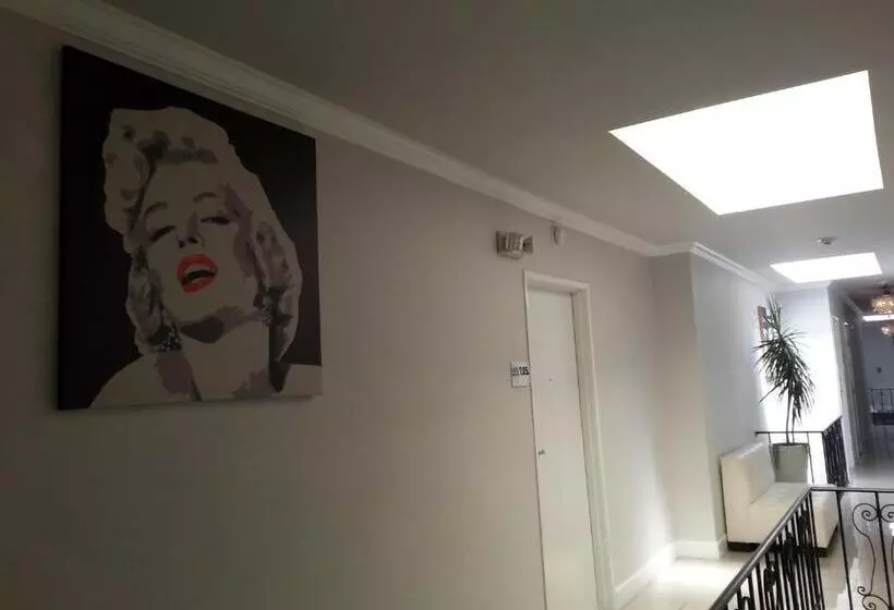 ホテル Hollywood Vip