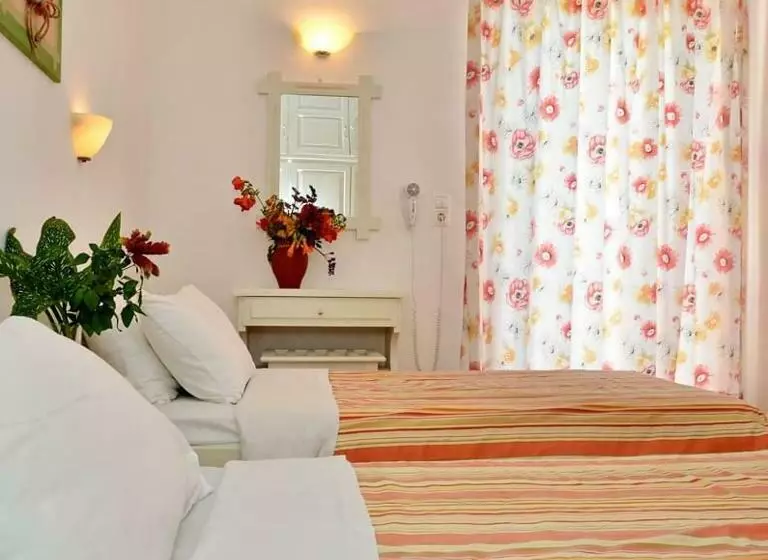 Hôtel Manos Studios