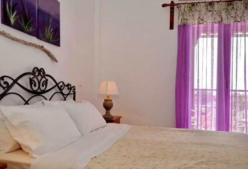 Hôtel Manos Studios