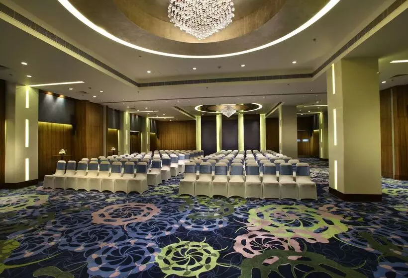 هتل Park Plaza Shahdara