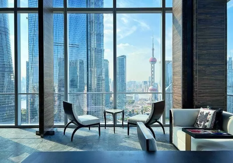 호텔 Regent Shanghai Pudong   Complimentary First Round Minibar Per Stay   Including A Bottle Of Wine