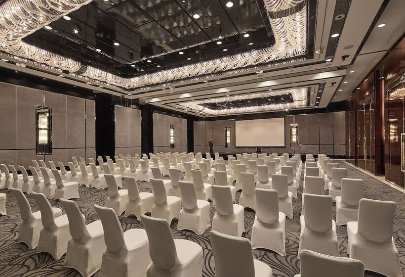 Hotel Regent Shanghai Pudong   Complimentary First Round Minibar Per Stay   Including A Bottle Of Wine