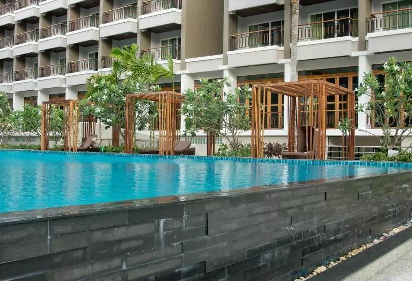 فندق Welcome World Beachfront Resort