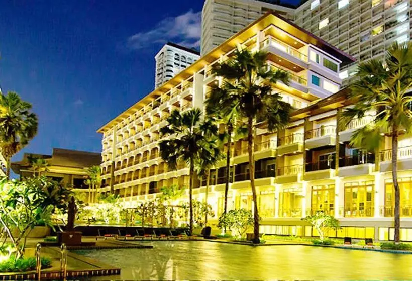 فندق Welcome World Beachfront Resort