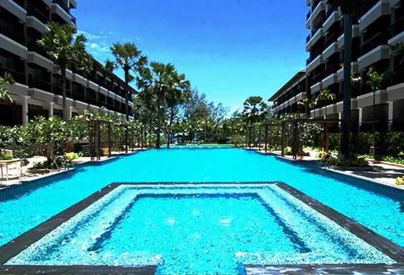 فندق Welcome World Beachfront Resort