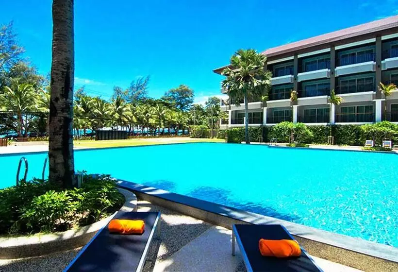 فندق Welcome World Beachfront Resort