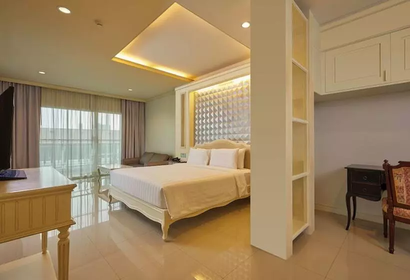 فندق Welcome World Beachfront Resort