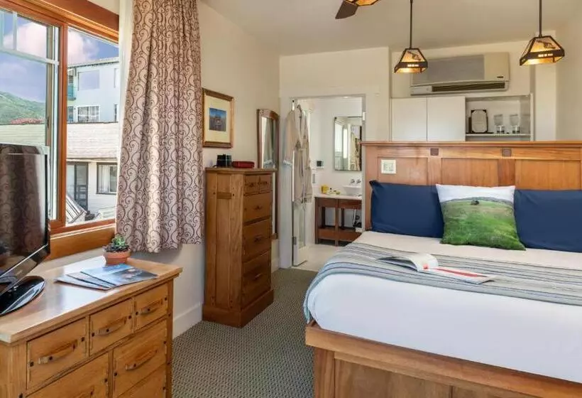 The Avalon Hotel In Catalina Island