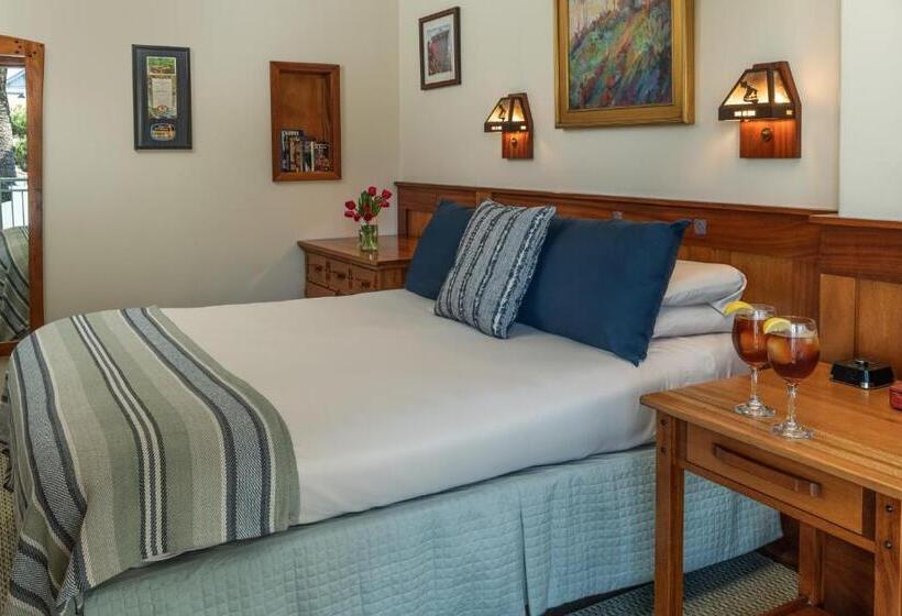 The Avalon Hotel In Catalina Island