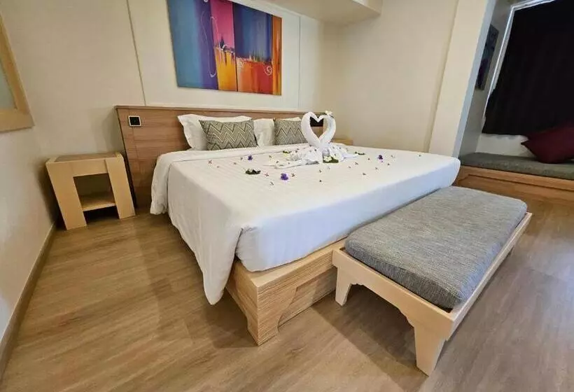 The Briza Beach Resort, Samui Sha Plus