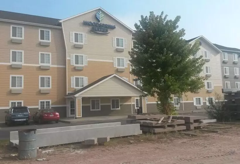 Woodspring Suites Sioux Falls