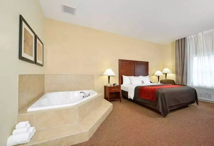 Akwesasne Mohawk Casino Resort And Players Inn Hotel  Formerly Comfort Inn And Suites Hogansburg Ny