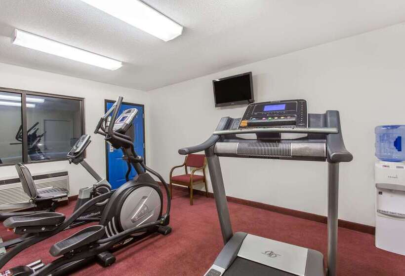 Отель Baymont Inn & Suites