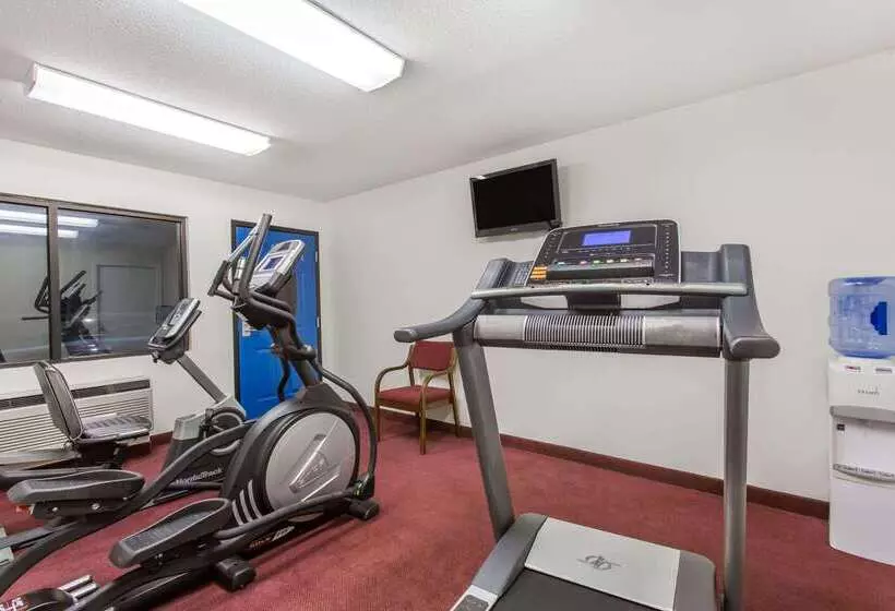 酒店 Baymont Inn & Suites