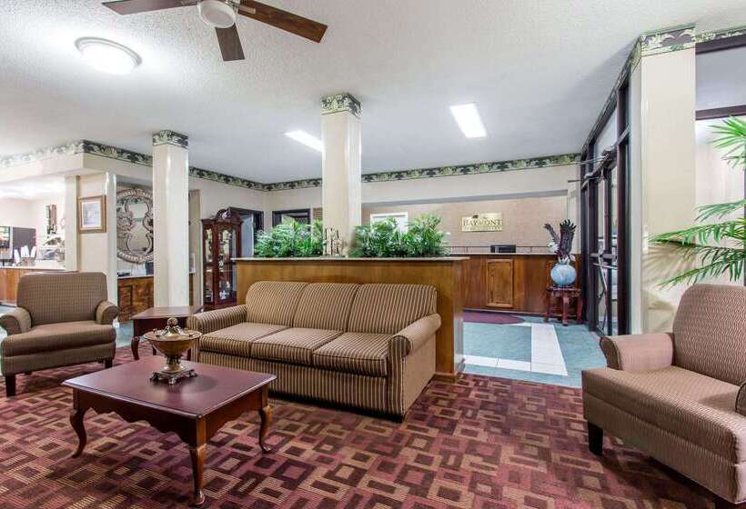 Отель Baymont Inn & Suites