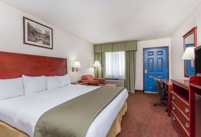 Отель Baymont Inn & Suites