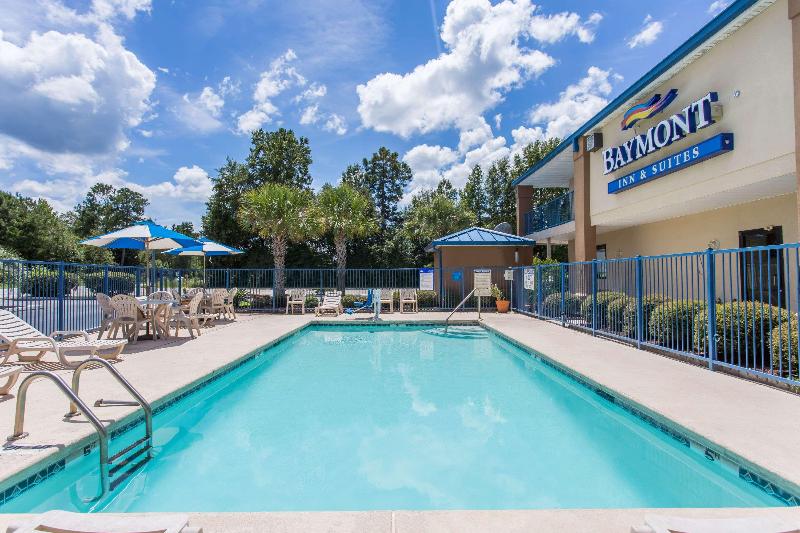 Отель Baymont Inn & Suites