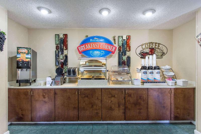 Отель Baymont Inn & Suites