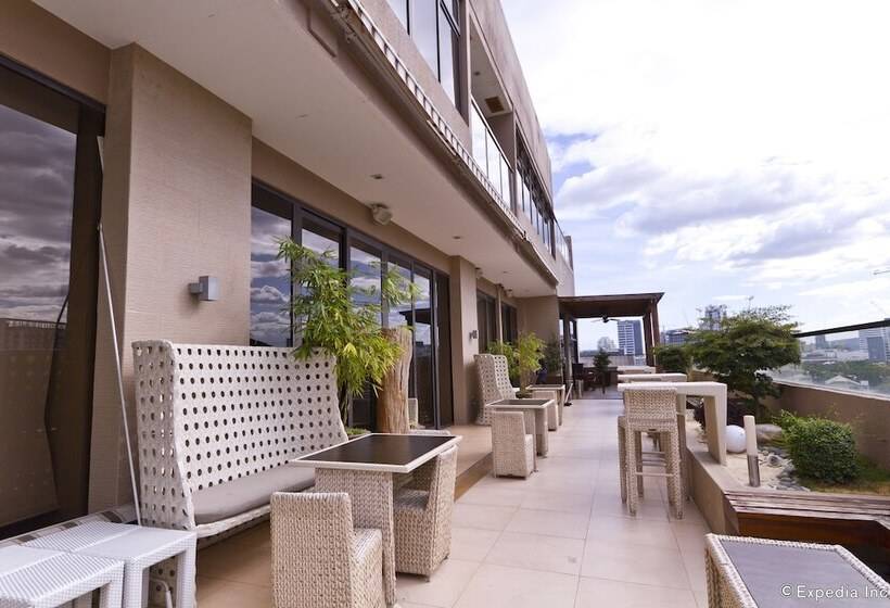 בית מלון כפרי Castle Peak