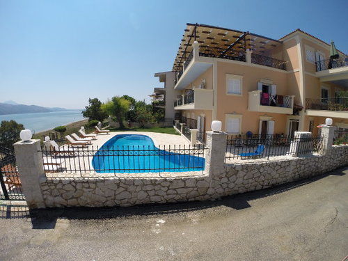 בית מלון כפרי Lazaratos