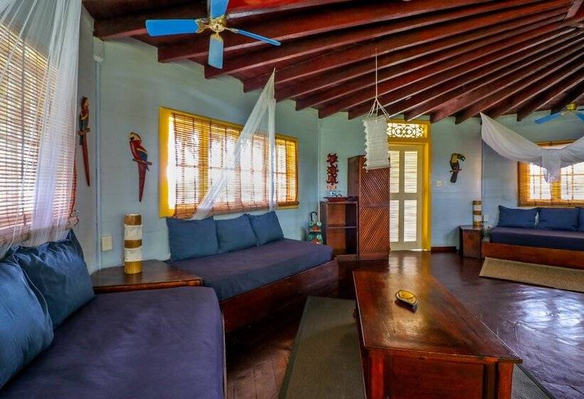 فندق Punta Caracol Acqua Lodge