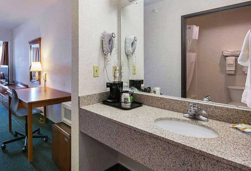 酒店 Quality Inn & Suites Belmont Route 151