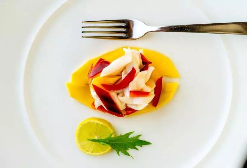 Hotel Sunshine Marine Lodge