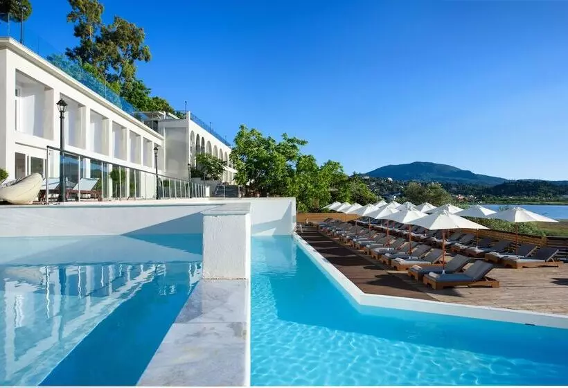 Отель The Royal