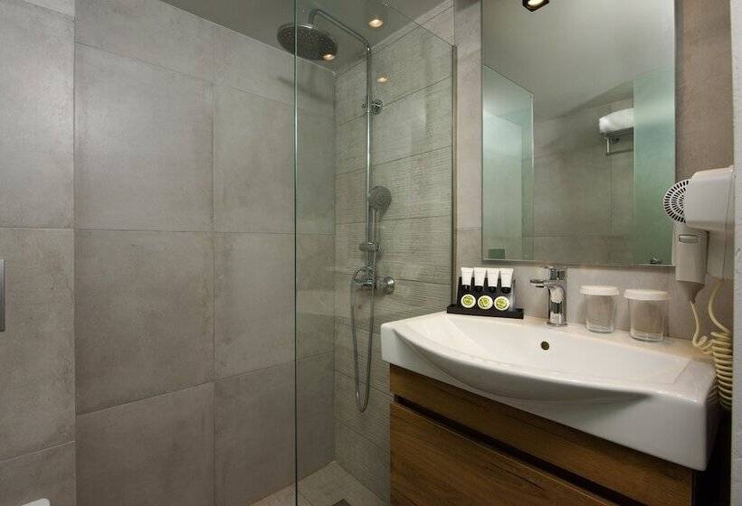 בית מלון כפרי The Royal