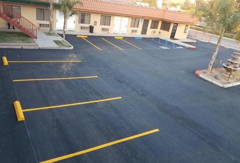 فندق Tiffany Inn Corona