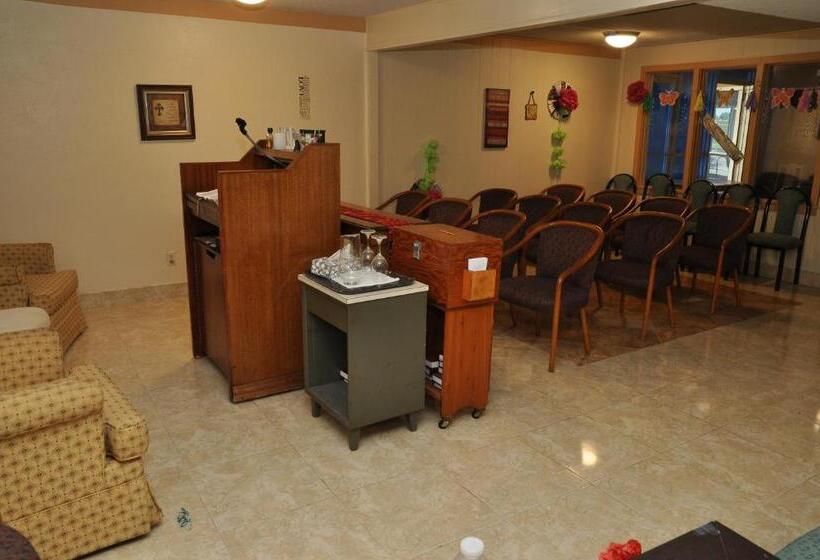 בית מלון כפרי Western Inn