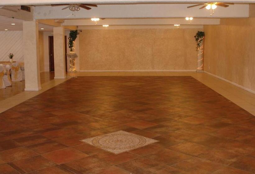 בית מלון כפרי Western Inn