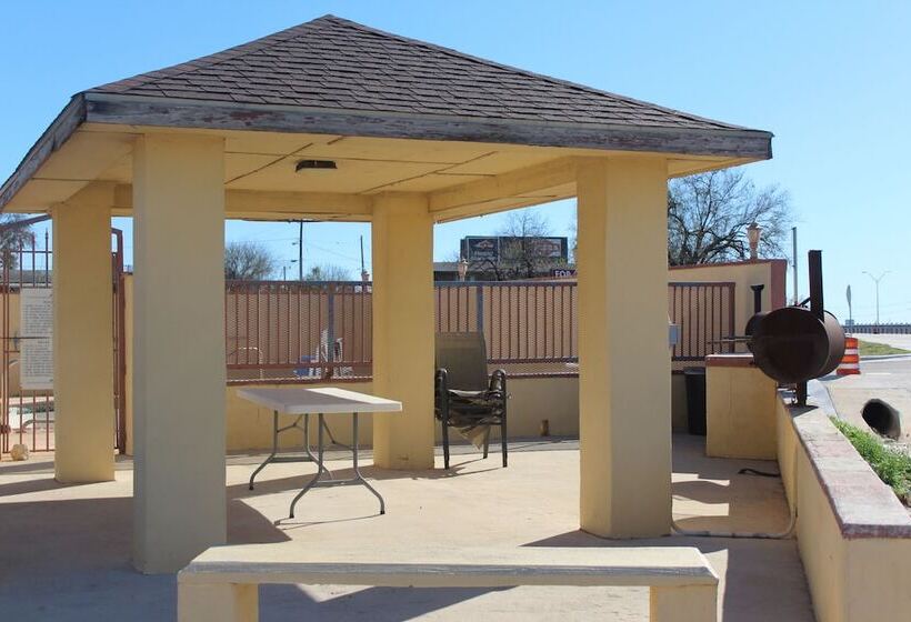 Motel Cotulla Executive Inn