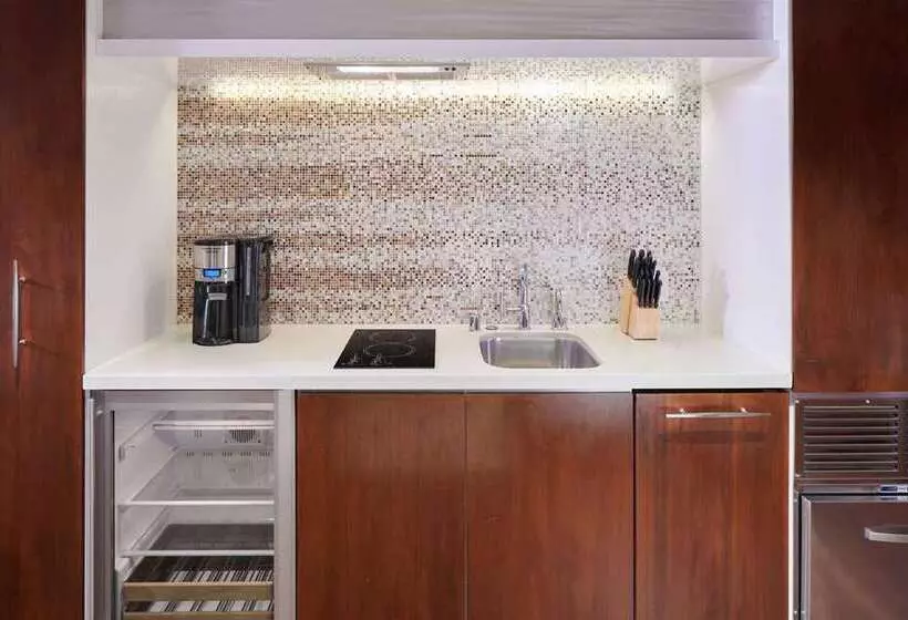 リゾートホテル Hilton Grand Vacations Club Hokulani Waikiki Honolulu