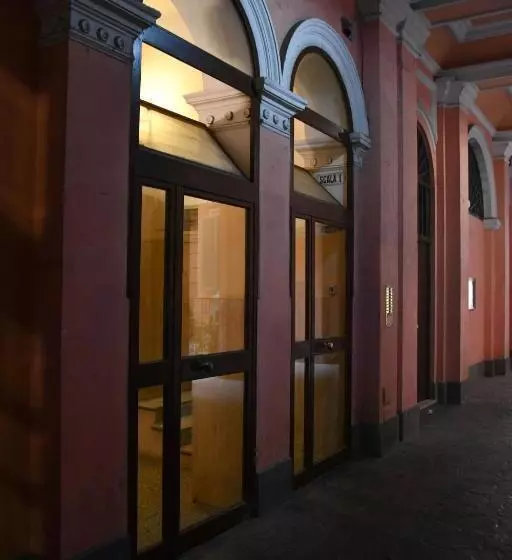 ベッドアンドブレックファースト Urban Holiday